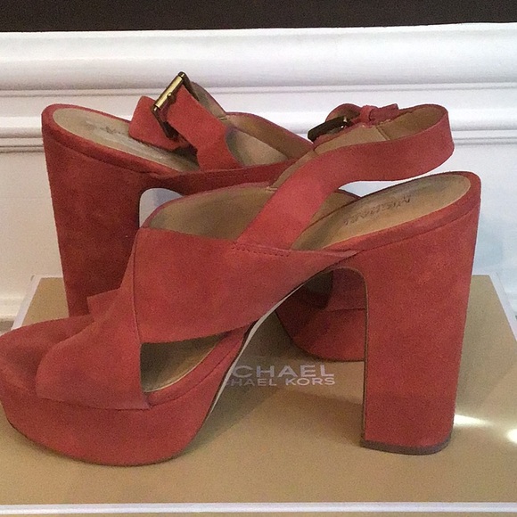Michale Kors Platform Sandals!! NEVER WORN!! - Picture 2 of 6